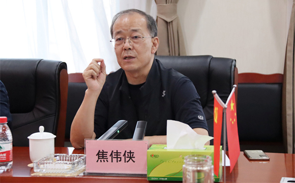 四川省委省政府决策咨询委员会、西财智库领导专家莅临304永利集团官网入口集团指导工作